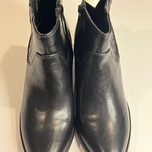 Old Navy Women’s Black Ankle Boots Size 8 New With Tags